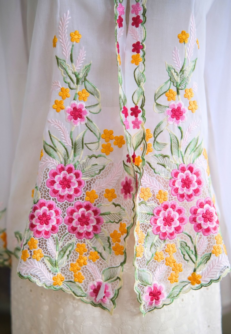 LEIA KEBAYA TOP 8.0 WHITE BLOSSOM