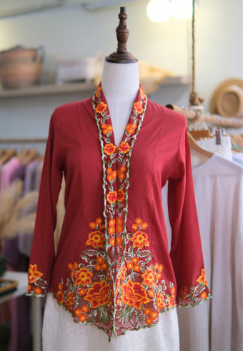UNA KEBAYA TOP IN SALAMI FIZZ