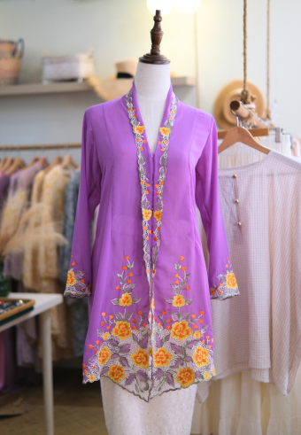 NORA LONG KEBAYA BUTTON IN PURPLE CORAL