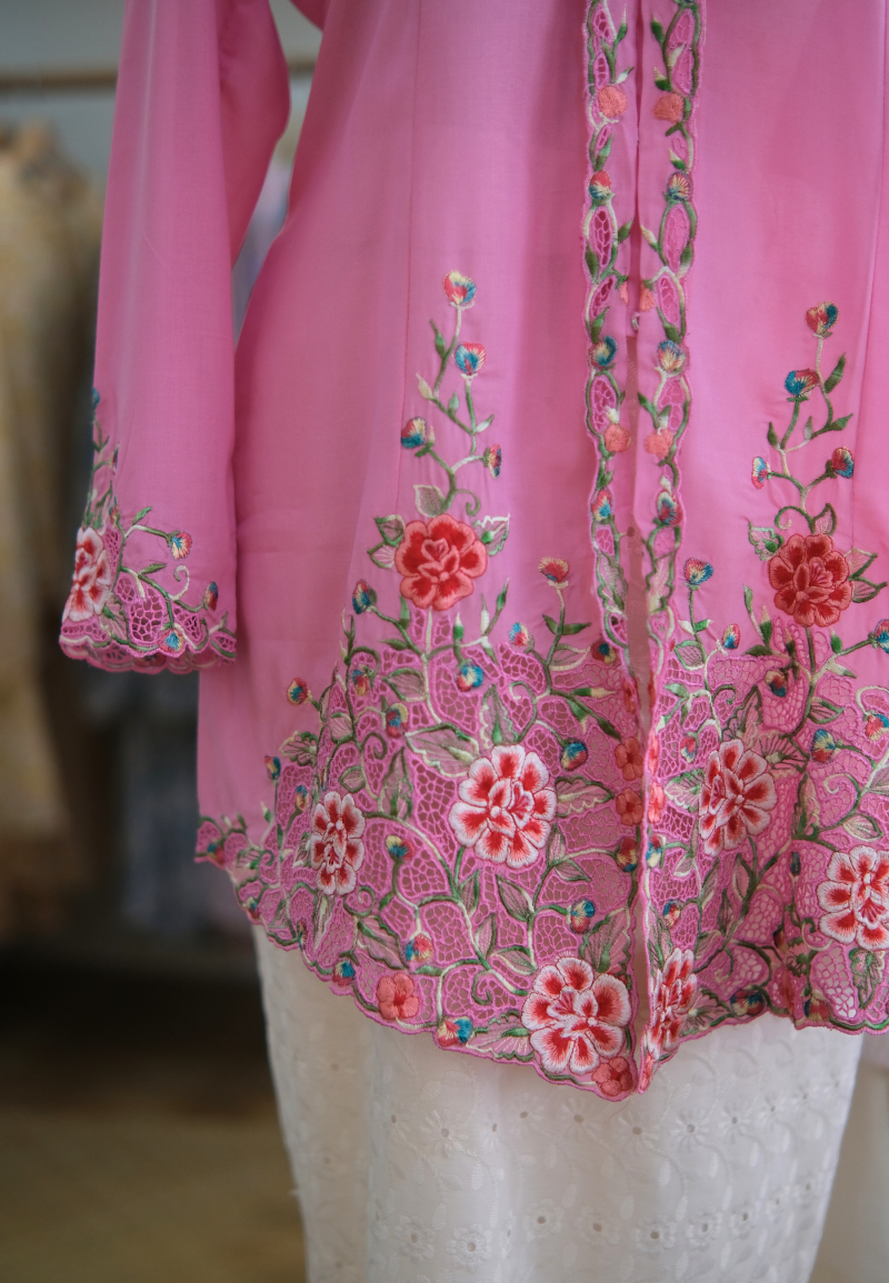 NORA LONG KEBAYA BUTTON IN FLAMINGO