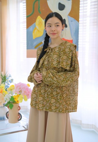 NISSY BLOUSE IN OLIVE BROWN