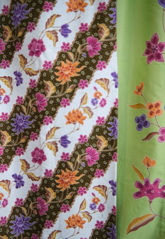 LIRA BATIK SKIRT IN HONEYDEW