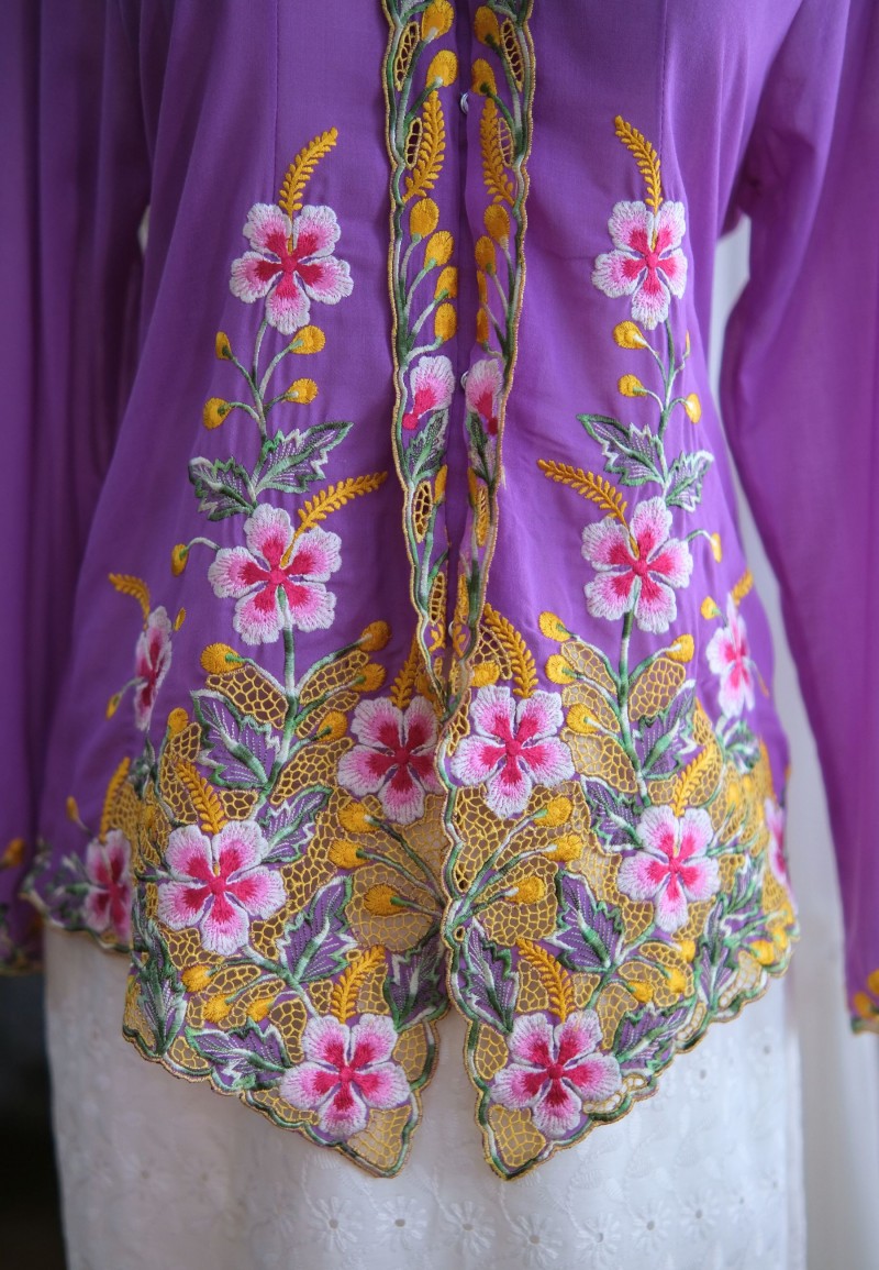 NINA KEBAYA 6.0 BUTTON TOP IN ROYAL PLUM
