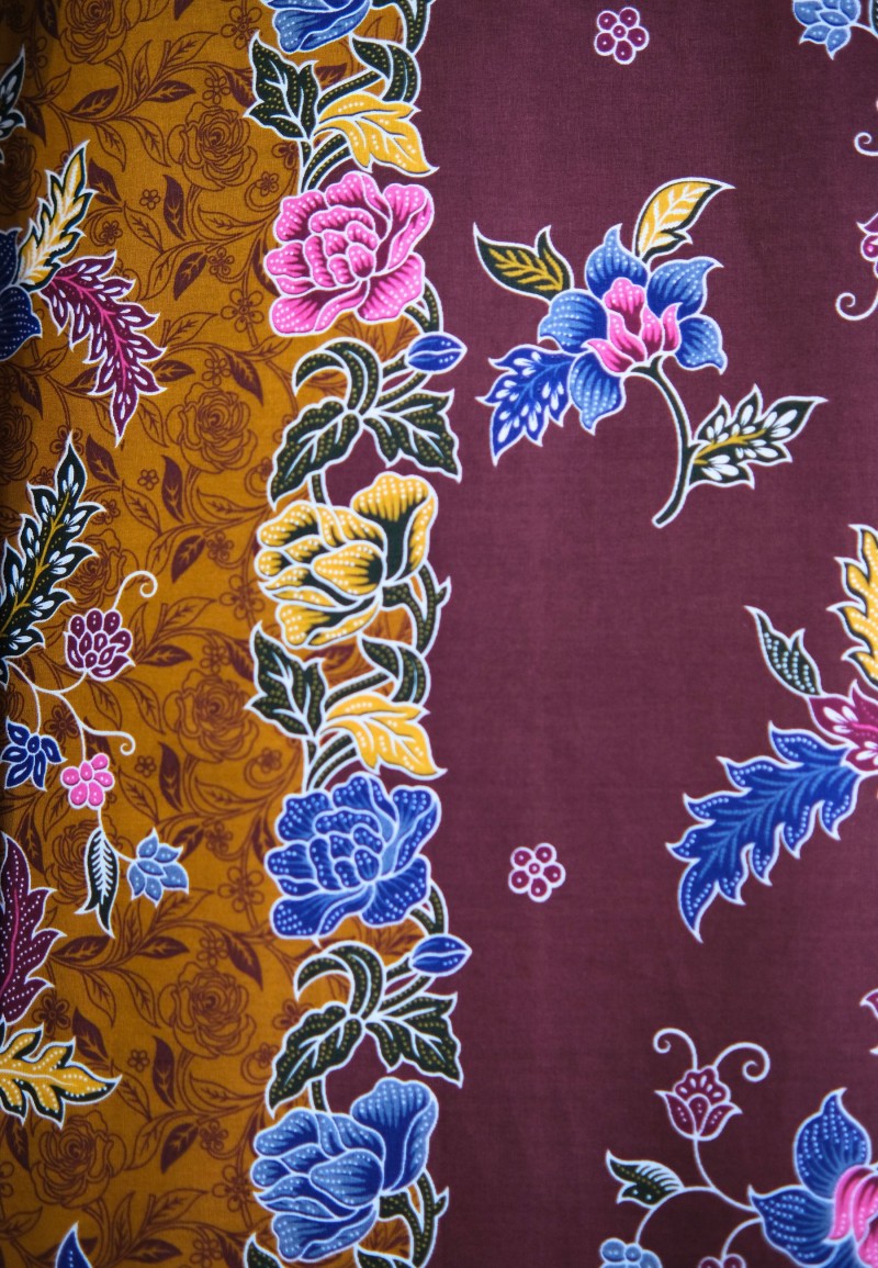 FLORA PAREO BATIK IN WOOD