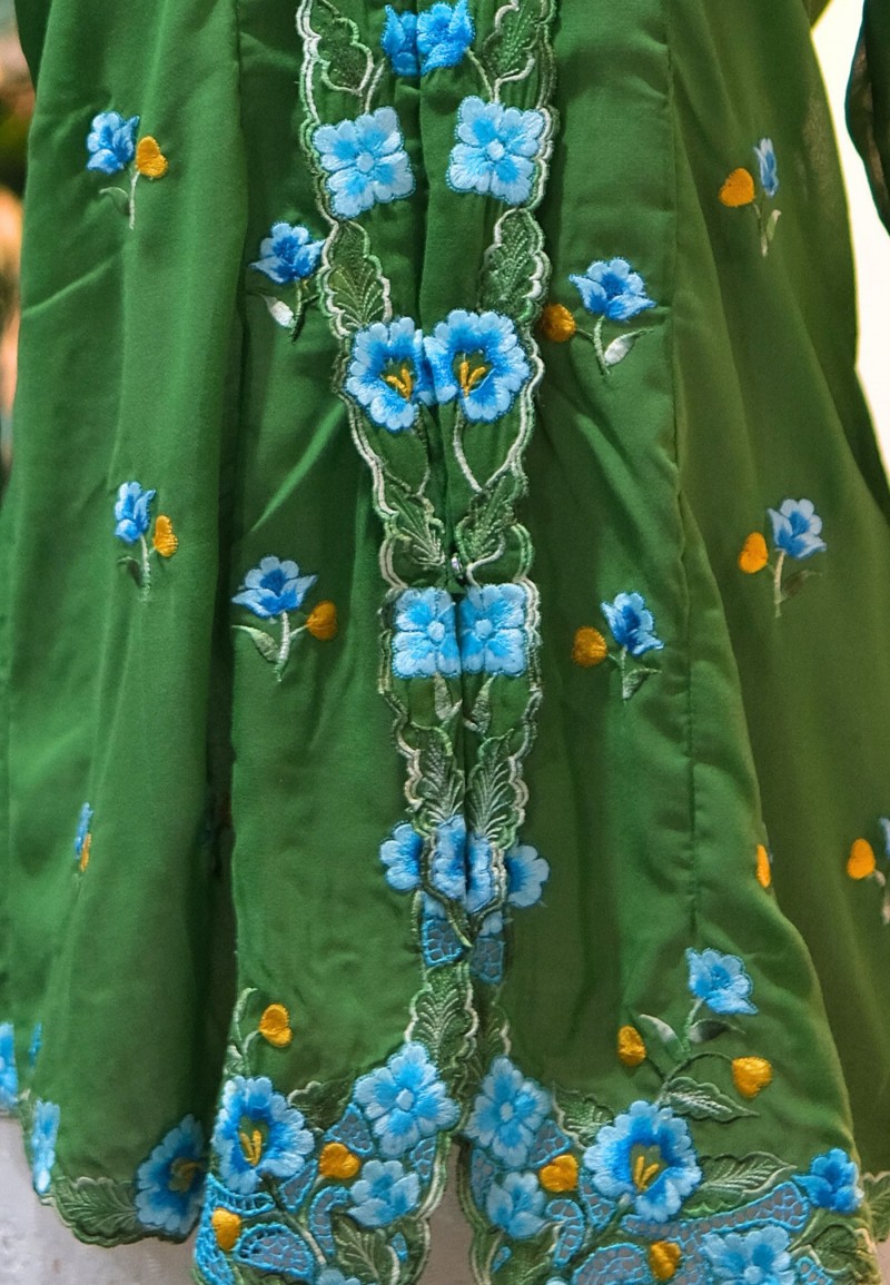 HANA KEBAYA BUTTON  TOP 2.0 IN PERIDOT