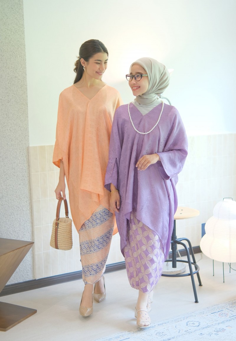 HELCIA KURUNG SET IN APRICOT