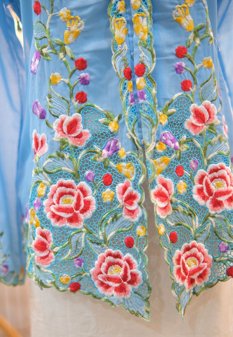 HANA KEBAYA IN CASTAWAY