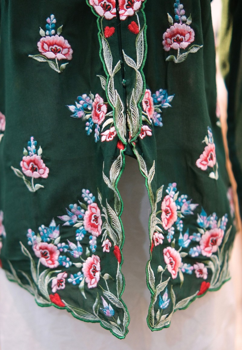 HANA KEBAYA IN SPANISH ROSE