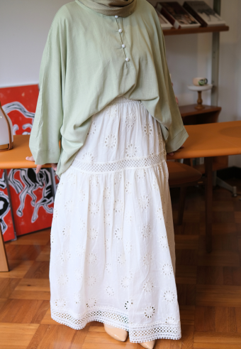 ARORA LACE SKIRT IN SNOW