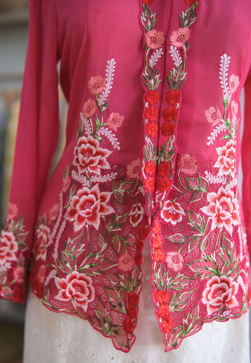 NINA KEBAYA BUTTON TOP 8.0 IN CHARM PINK