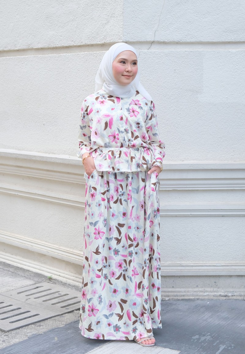 RYNN SET SKIRT IN WHITE GARDEN