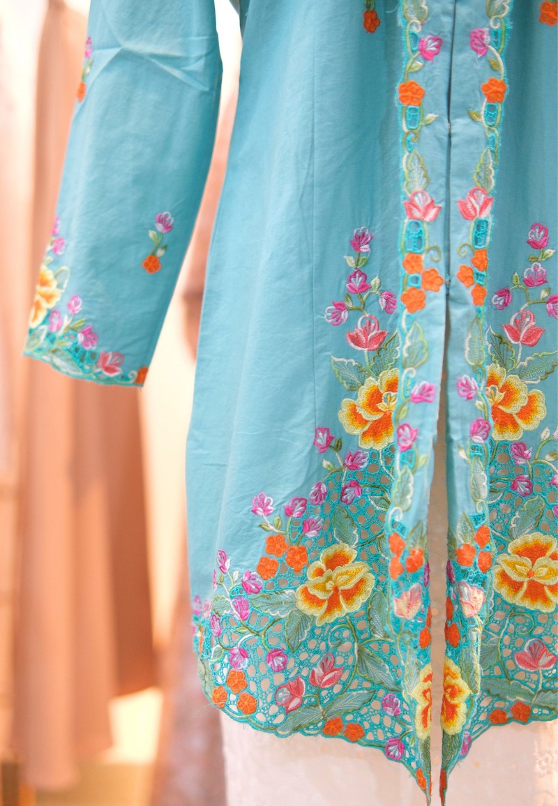 PIA LONG KEBAYA TOP IN TURQUOISE