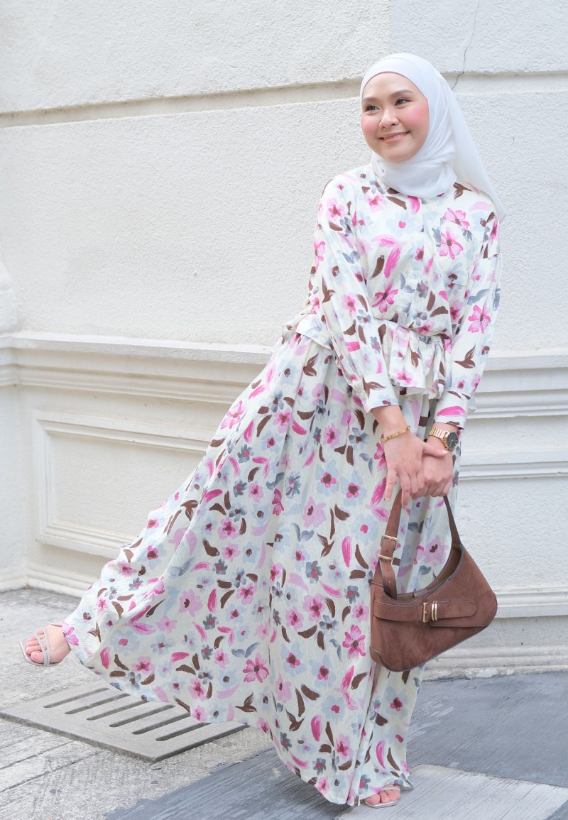 RYNN SET SKIRT IN WHITE GARDEN