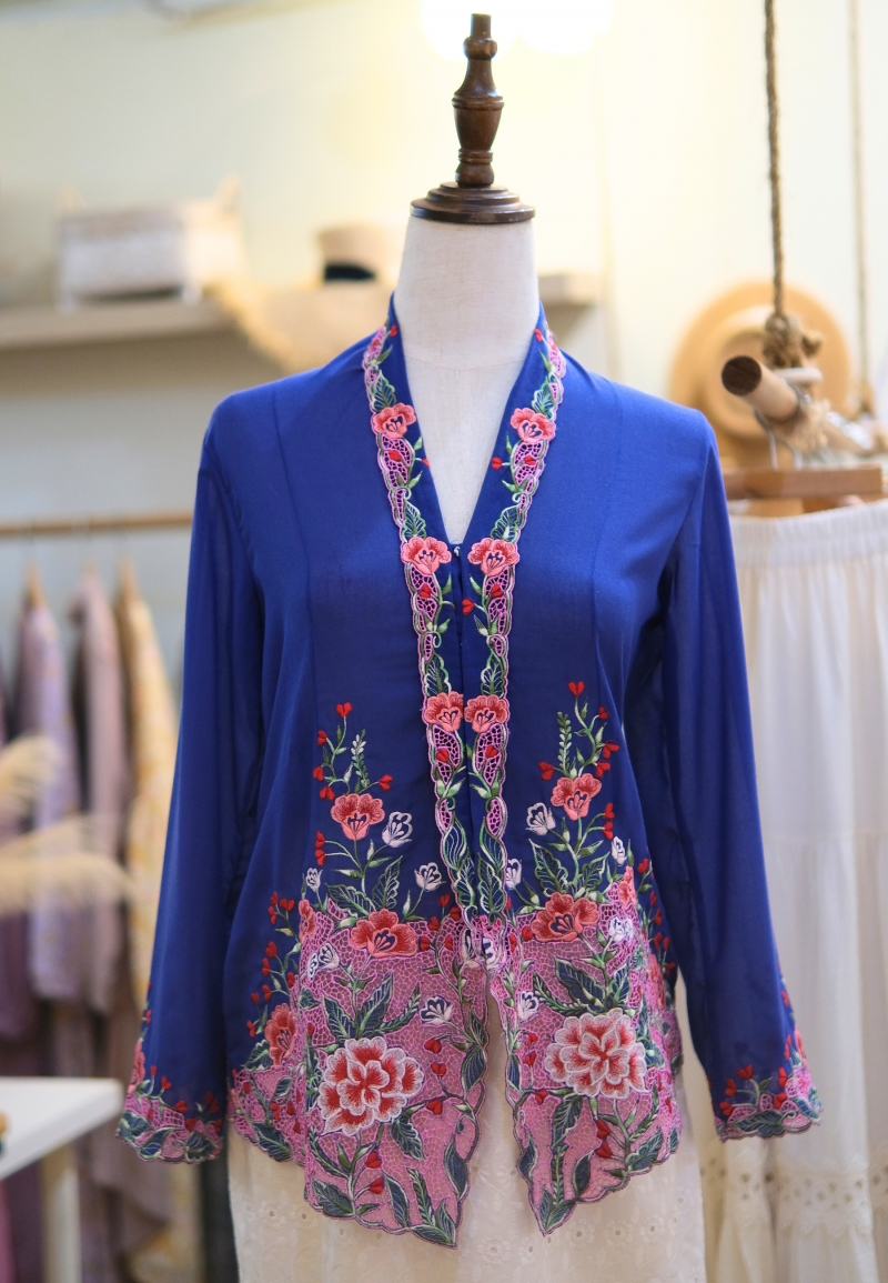 NINA KEBAYA BUTTON TOP 5.0 IN PARIS BLUE