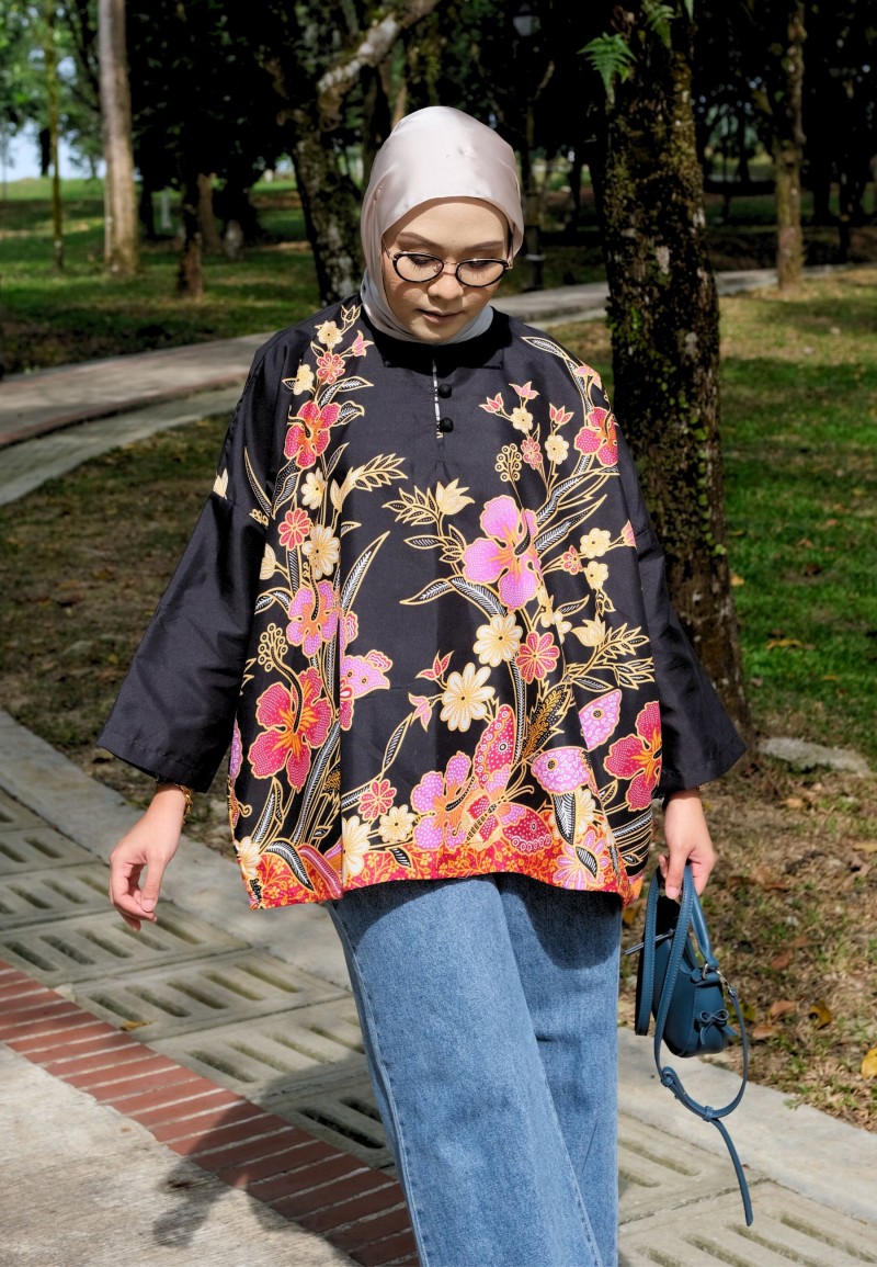 JOYCE BLOUSE BATIK 2.0 IN PINK BLACK