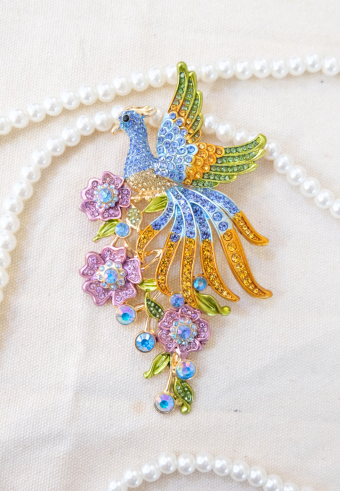 BROOCH IN FLOWER PEACOCK