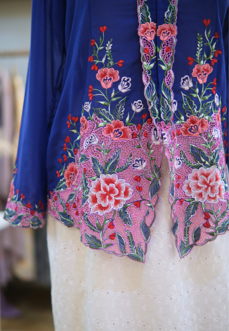 NINA KEBAYA BUTTON TOP 5.0 IN PARIS BLUE
