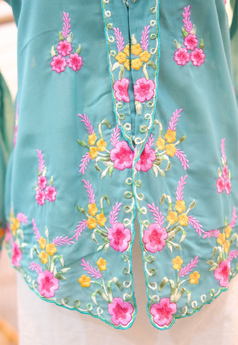 HANA KEBAYA IN ULTRAMARINE