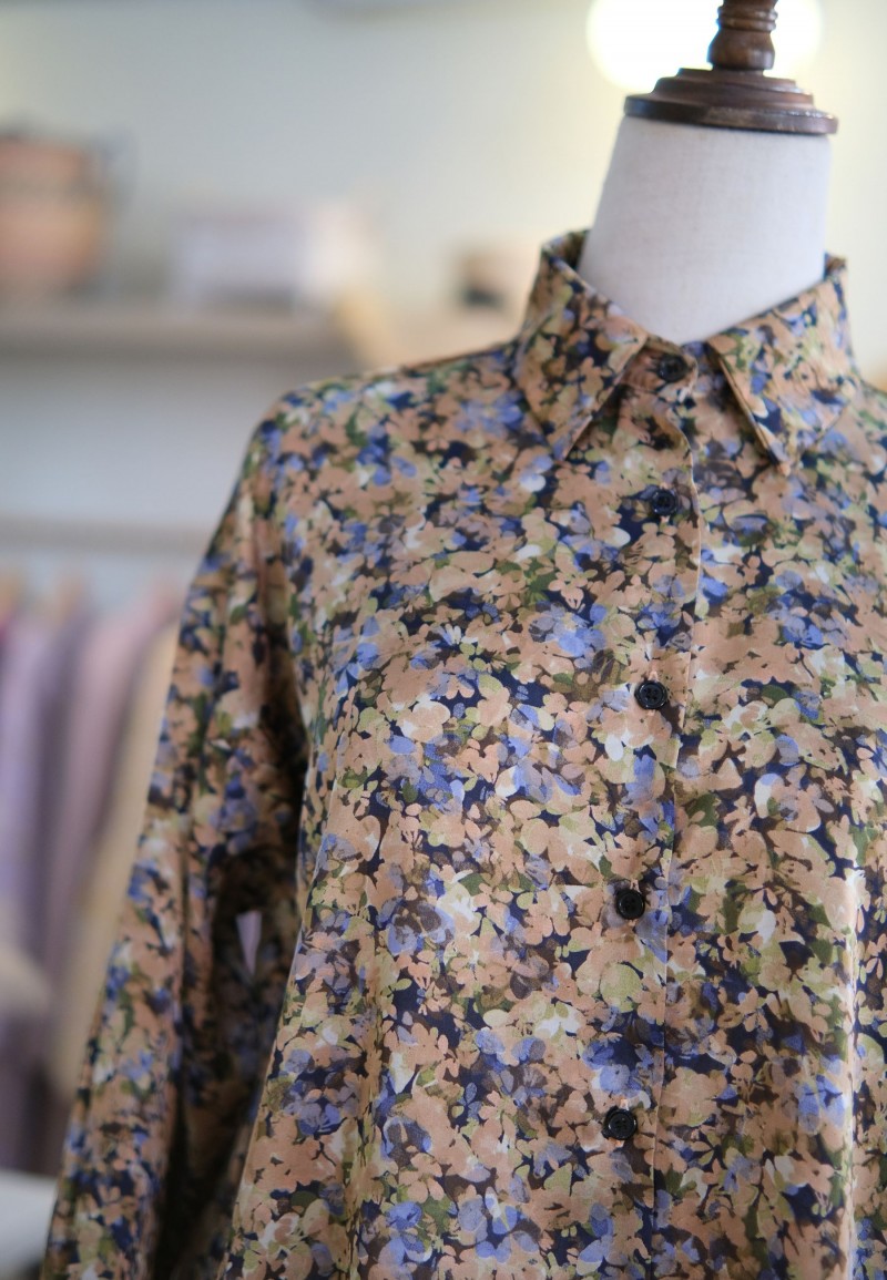 LUXE BLOUSE IN TAUPE