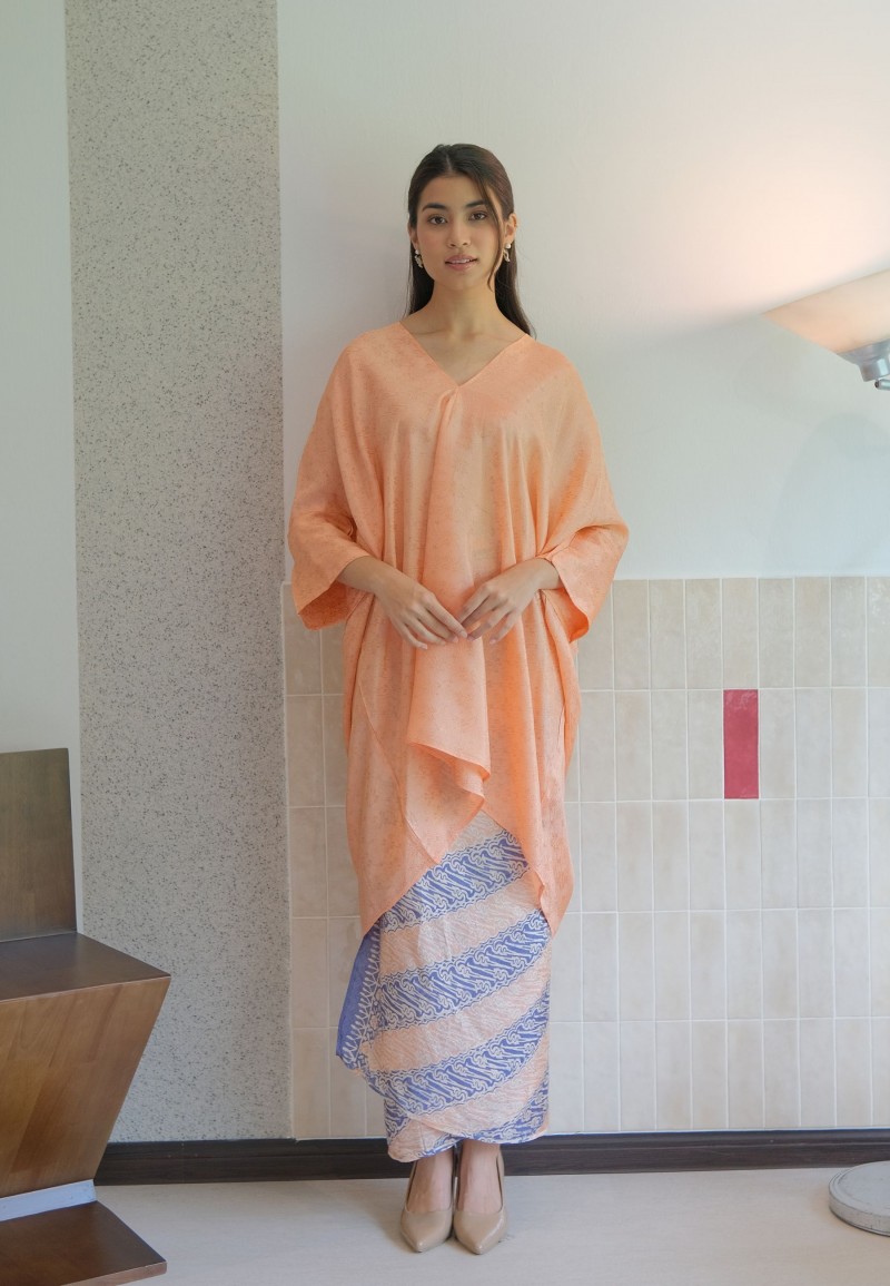 HELCIA KURUNG SET IN CADMIUM