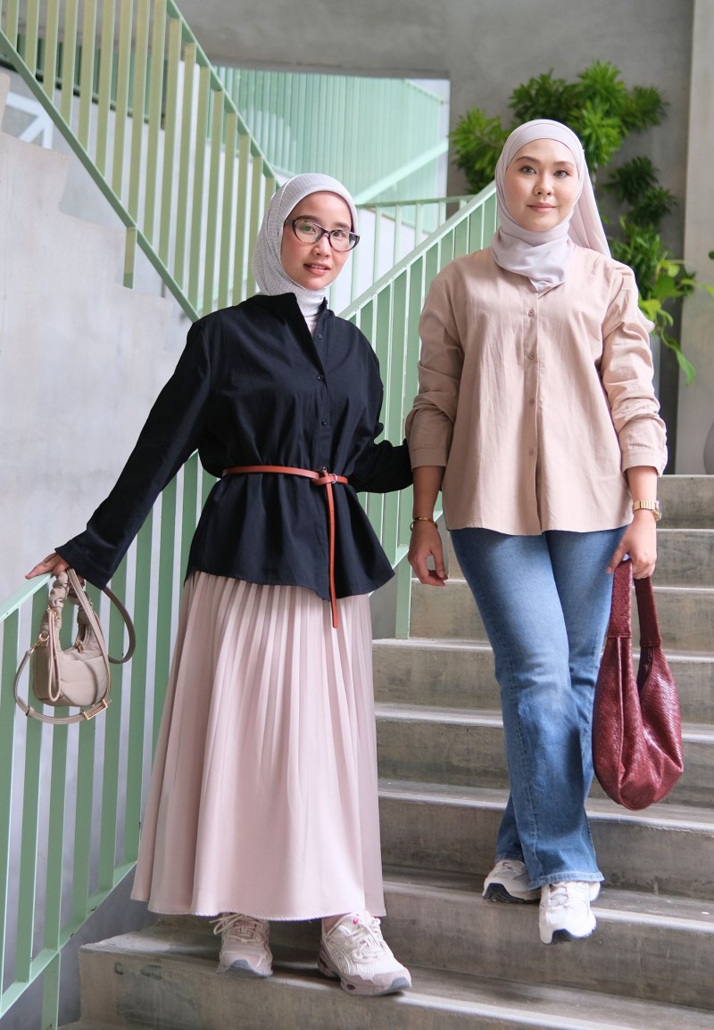 ALLY BUTTON BLOUSE IN INKWELL