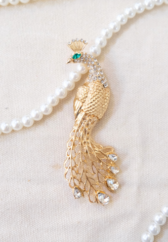 BROOCH IN SMALL GOLD PEACOCK