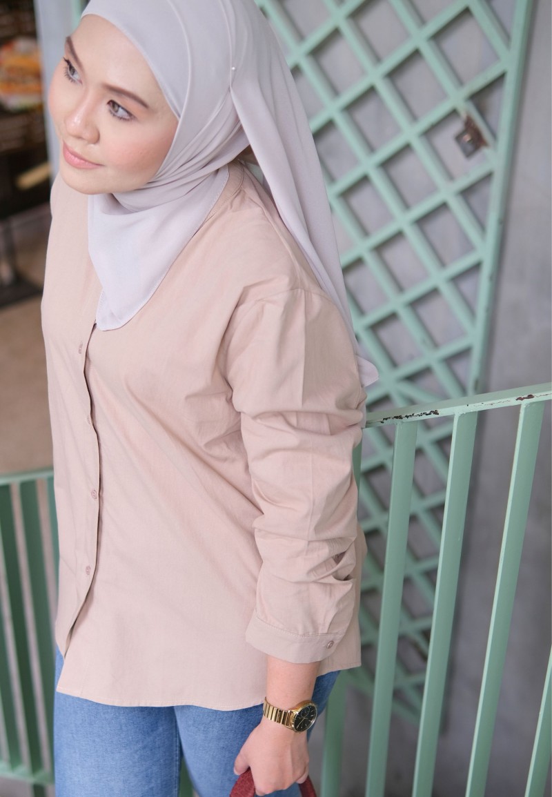 ALLY BUTTON BLOUSE IN TOAST