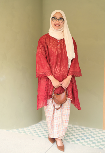THANA KURUNG SET IN DEEP MAROON