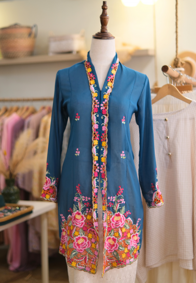 NORA LONG KEBAYA BUTTON IN CELADON