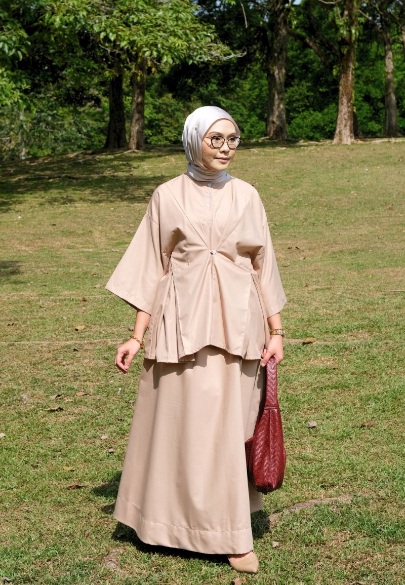 ASTRID SKIRT IN TAUPE