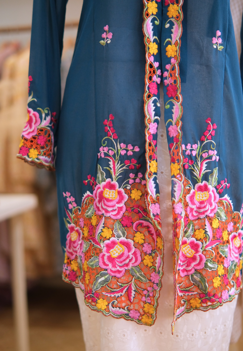 NORA LONG KEBAYA BUTTON IN CELADON