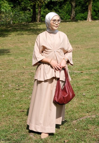 ASTRID SET SKIRT IN LIGHT TAUPE
