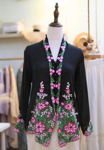 NINA KEBAYA BUTTON TOP IN VOID BLACK