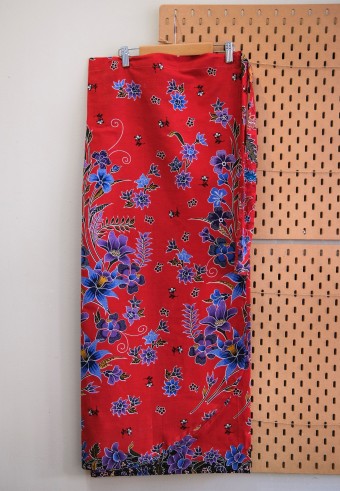 FLORA PAREO BATIK IN RED CHILI