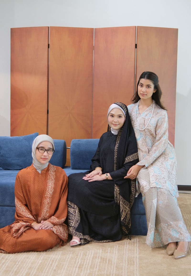 DIPTA KURUNG SET IN BLACK