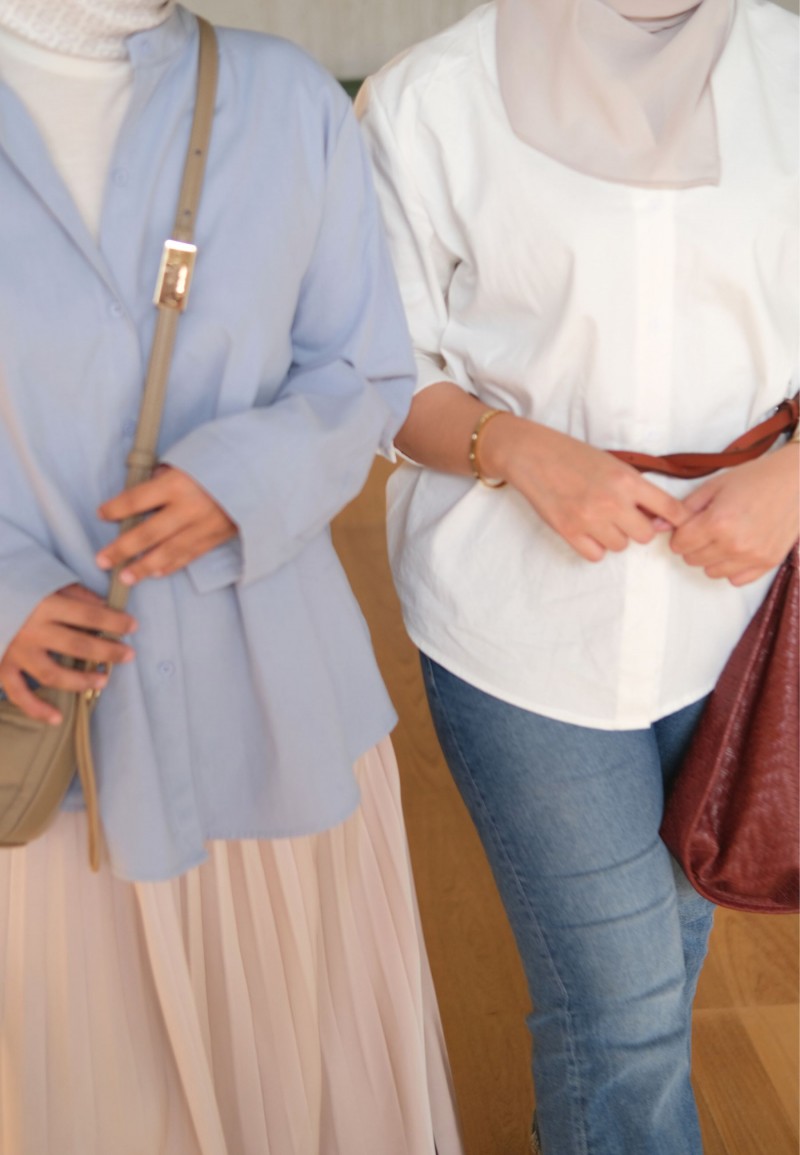 ALLY BUTTON BLOUSE IN SUMMER SKY