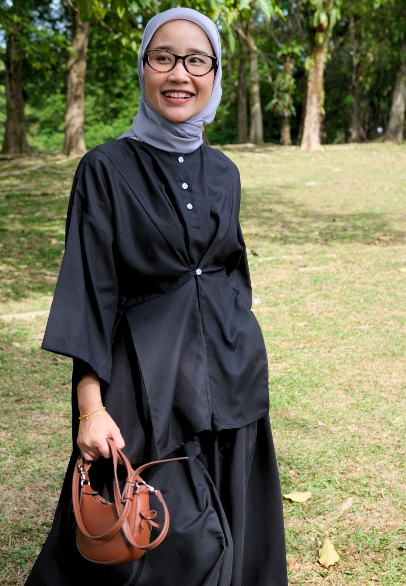 ASTRID BLOUSE IN LIGHT BLACK PEARL