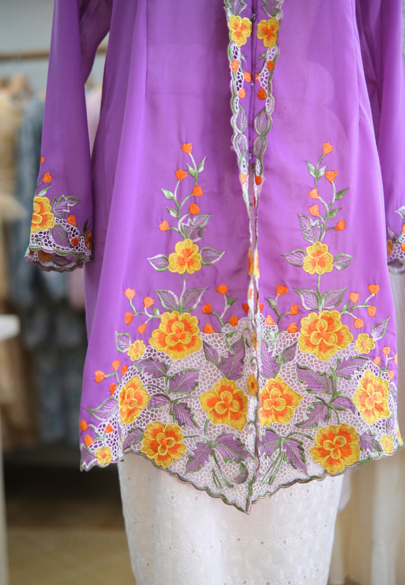 NORA LONG KEBAYA BUTTON IN PURPLE CORAL