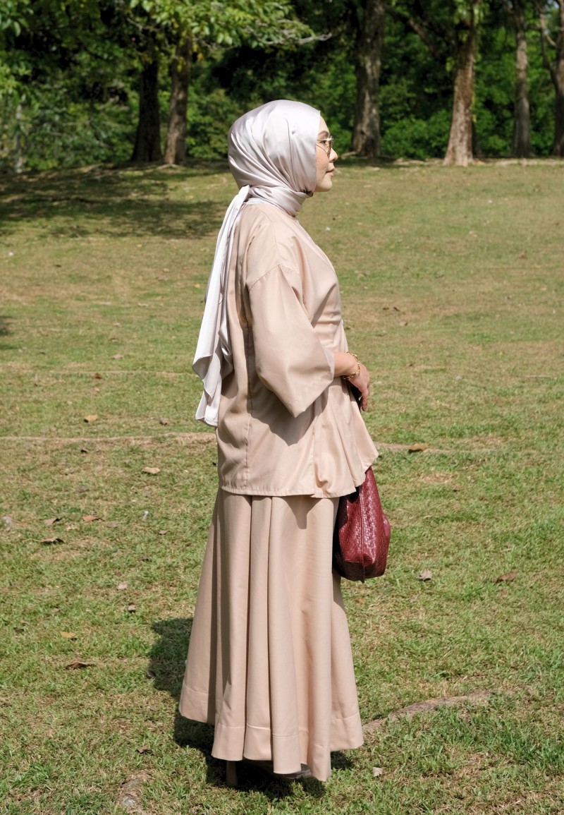 ASTRID SET SKIRT IN LIGHT TAUPE