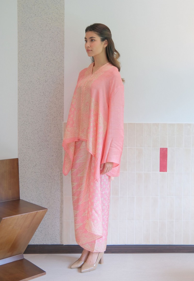 MAYRA KEBAYA SET IN FLAMINGO