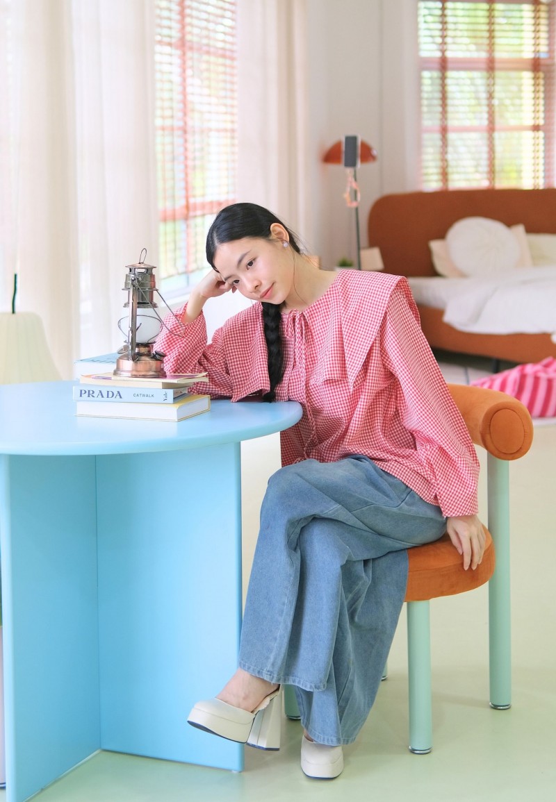 NISSY BLOUSE IN RED CHEKERED