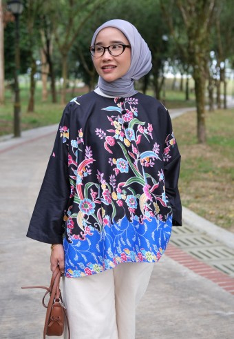 JOYCE BLOUSE BATIK 2.0 IN BLUE BLACK