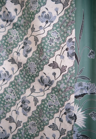 LIRA BATIK SKIRT IN SAGEBRUSH