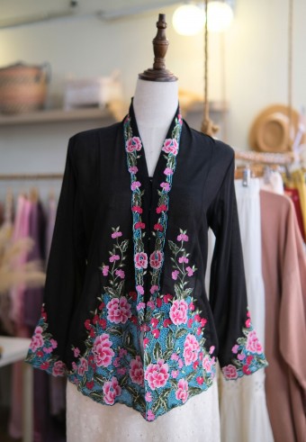 NINA KEBAYA 6.0 BUTTON TOP IN EBONY