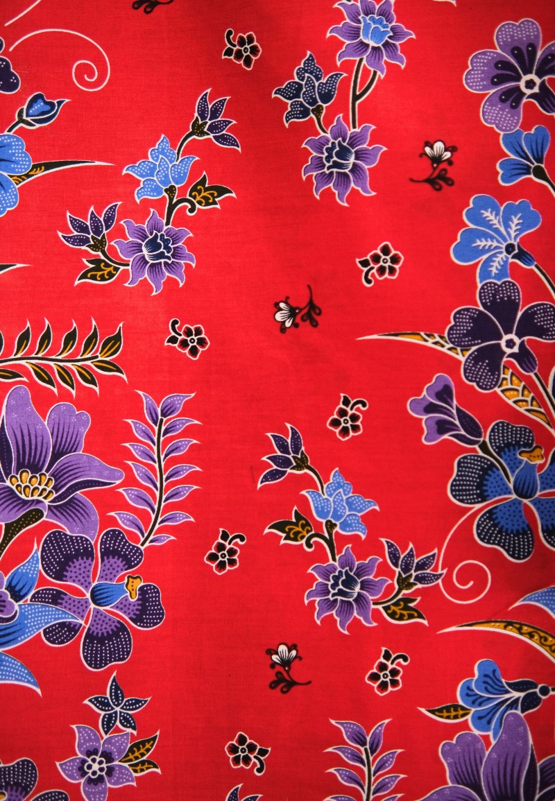 FLORA PAREO BATIK IN RED CHILI