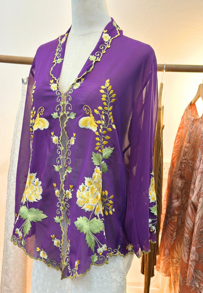 LIVIE KEBAYA TOP IN EGGPLANT