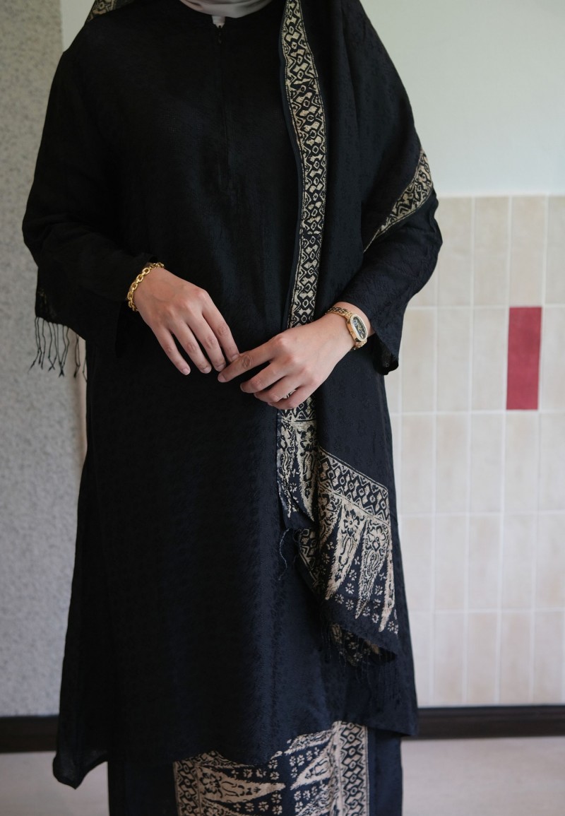 DIPTA KURUNG SET IN BLACK