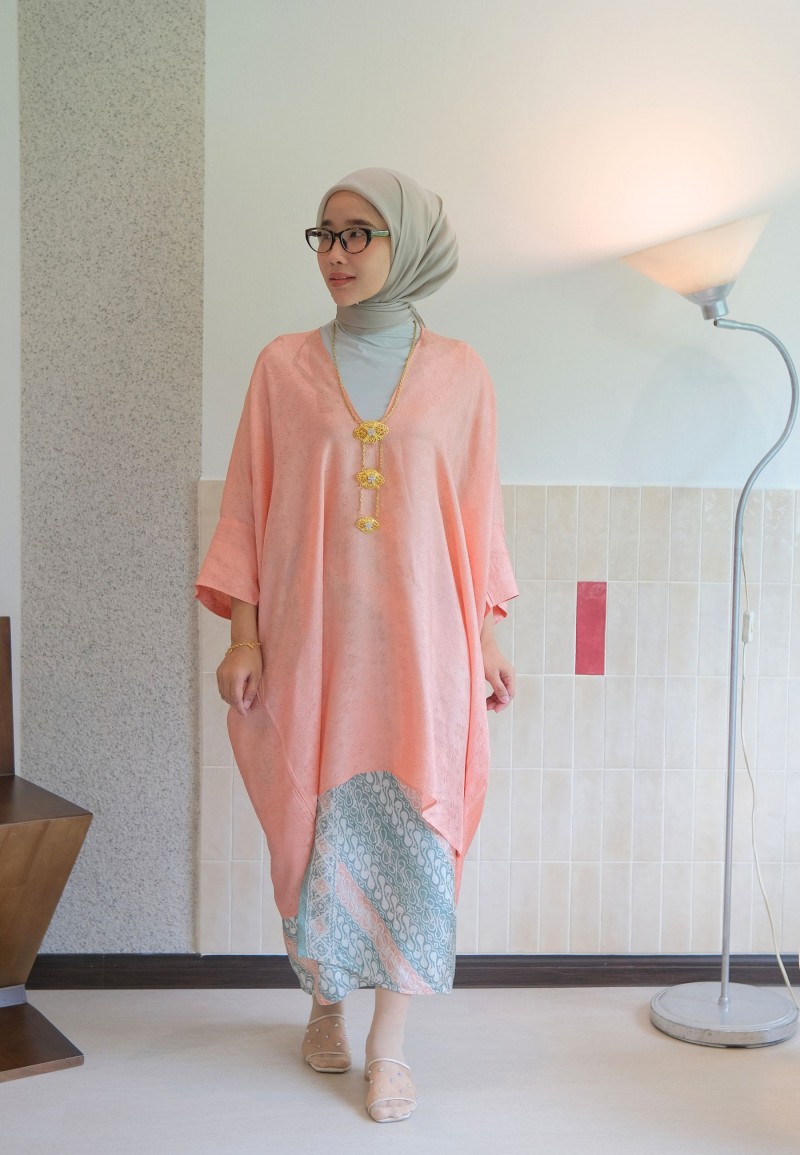 HELCIA KURUNG SET IN APRICOT