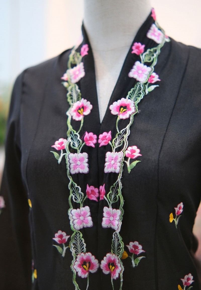 LEIA KEBAYA TOP 10.0 IN MYSTIC
