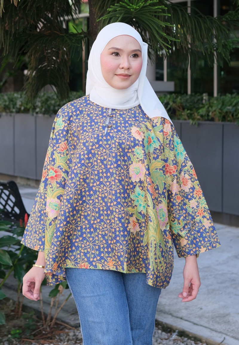 JOYCE BLOUSE BATIK IN DENIM FLOWER